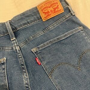 Levi's 721 Women’s Blue Denim Jeans - straight leg skinny